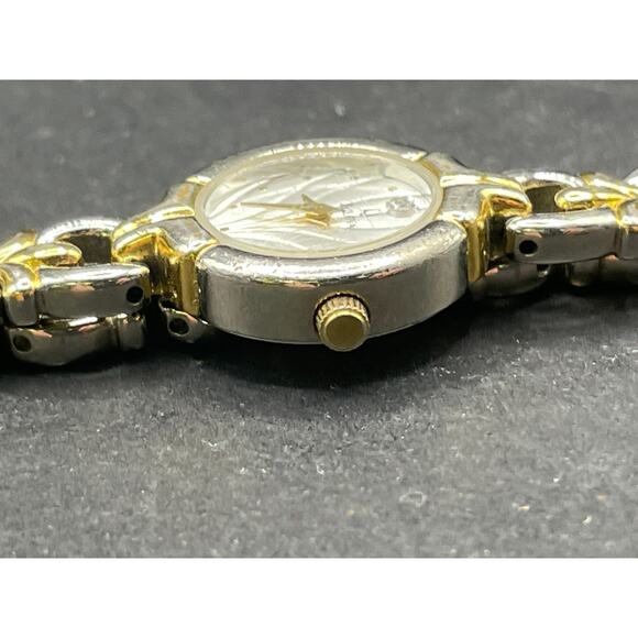Vintage Elegant Bulova Diamond 98P15 Women’s Diamond Wrist Watch Two Tone main image 5